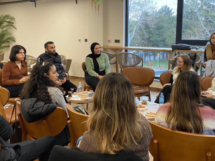 Meeting Time on Campus - Gürkan Işık