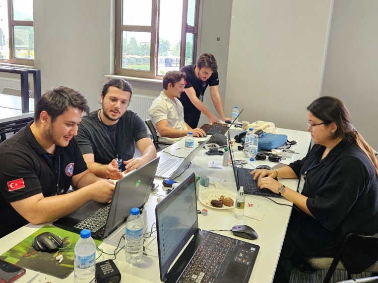 BTÜ’de Dijital Deprem Çözümleri Hackathonu Gerçekleştirildi