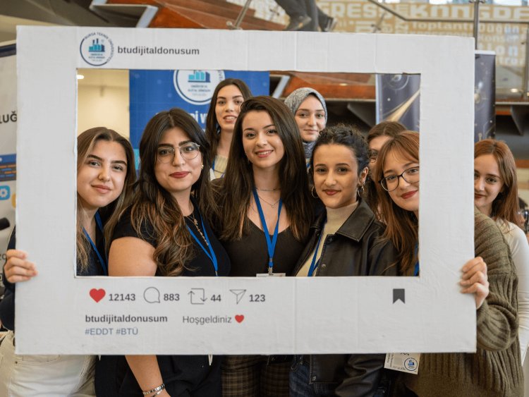 DevFest Bursa 2025’e Partner Topluluk Olarak Katıldık