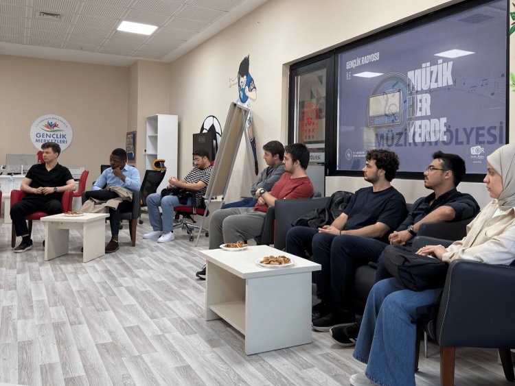 Meeting Time on Campus : Ayşenur Yeşilyurt