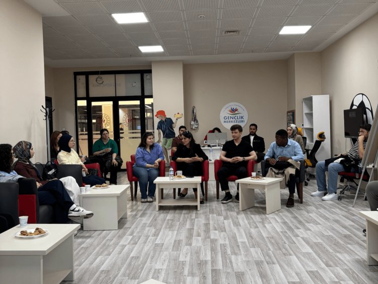 Meeting Time on Campus : Ayşenur Yeşilyurt